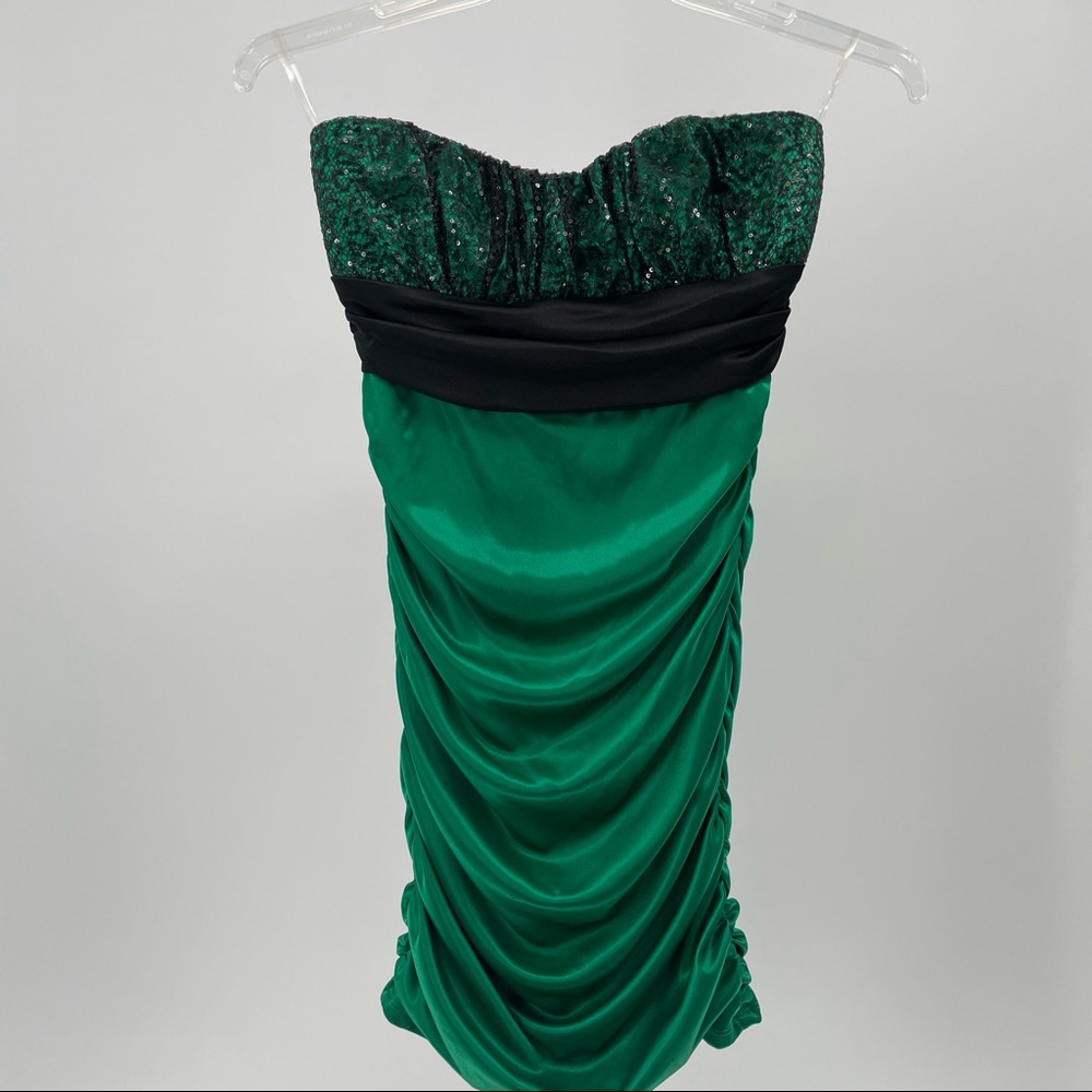 Speechless Woman’s Green Short Formal Dress